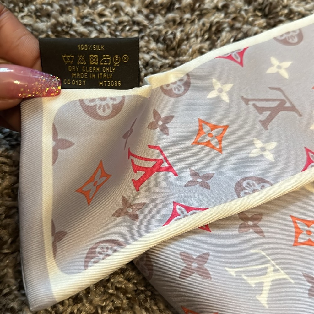 Louis Vuitton Bandeau - Picture 4 of 4